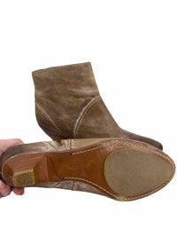 Frye Ladies Size 9 Boots