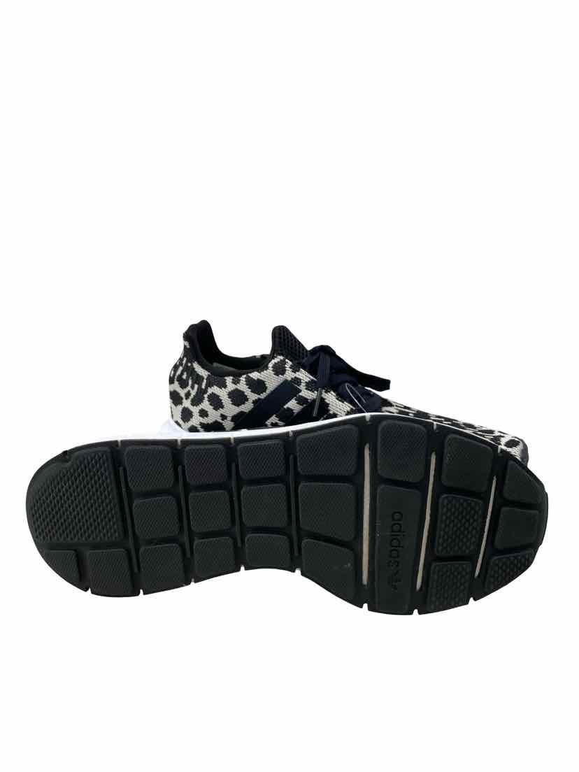 Adidas Ladies Size 8 Like New Shoes