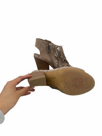 Vince Camuto Ladies Size 8.5 Shoes