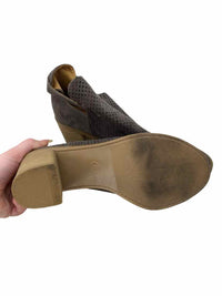 Universal Thread Ladies Size 8 Shoes
