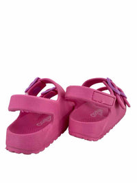 OshKosh Kids Size 6 Sandals