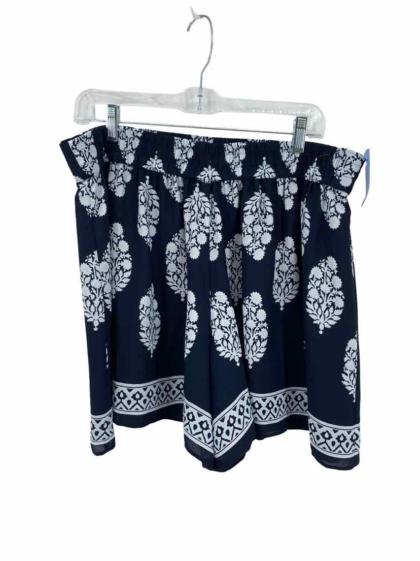 Loft Ladies Size Large Shorts