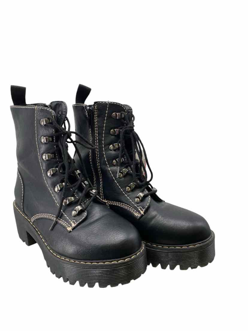 Madden Girl Ladies Size 5.5 Boots