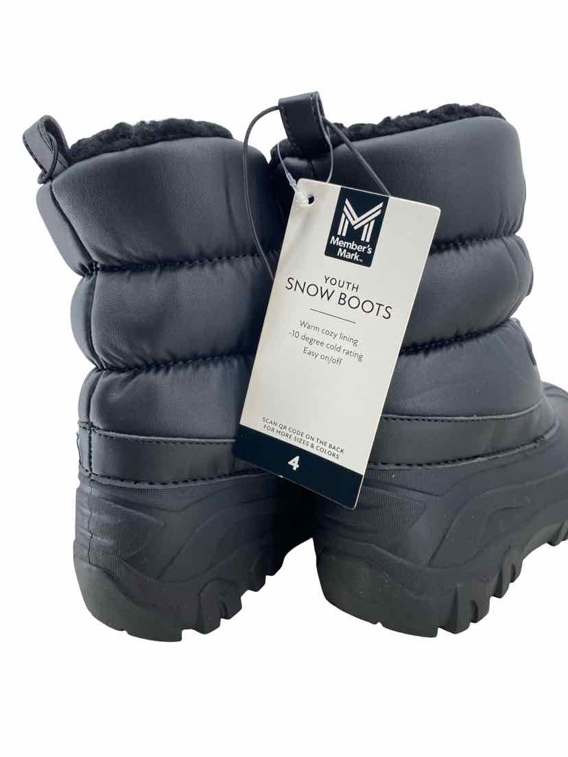 Members mark Kids Size 4 NEW Boots
