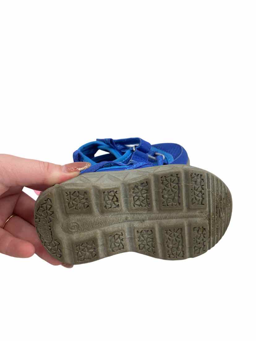 OshKosh Kids Size 6 Shoes