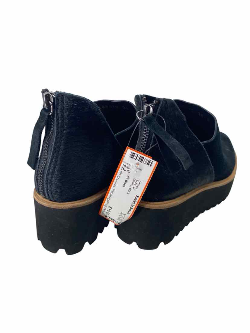 All Black Ladies Size 6 Shoes