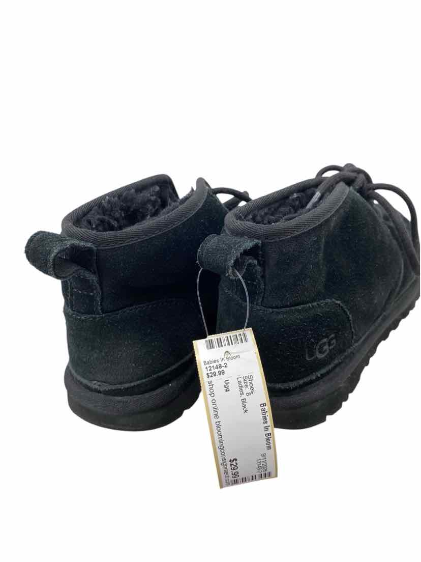 Ugg Ladies Size 8 Shoes