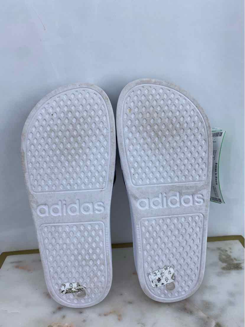 Addidas Kids Size 4 Sandals