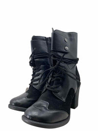 Pierre Dumas Ladies Size 7 Boots