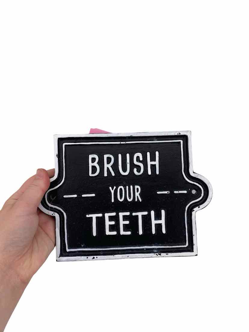 Black Brush your teeth Metal Decor