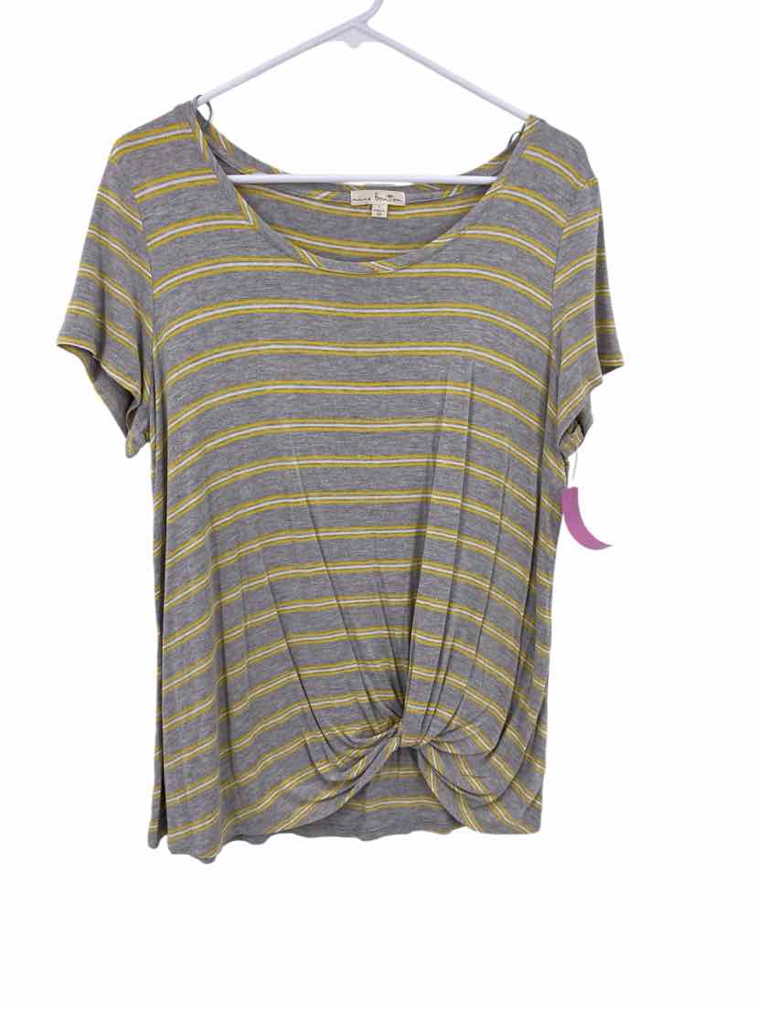 Nine Britton Ladies Size L Shirt