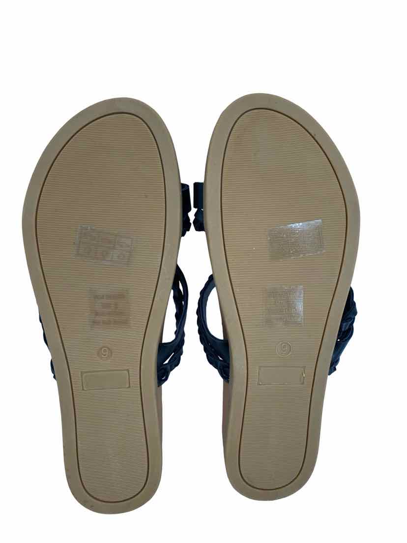 Journee Collection Ladies Size 9 NWOT Sandals