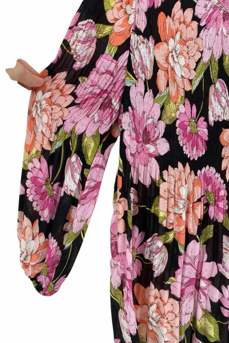 Floral and Ivy Ladies Size M Shirt
