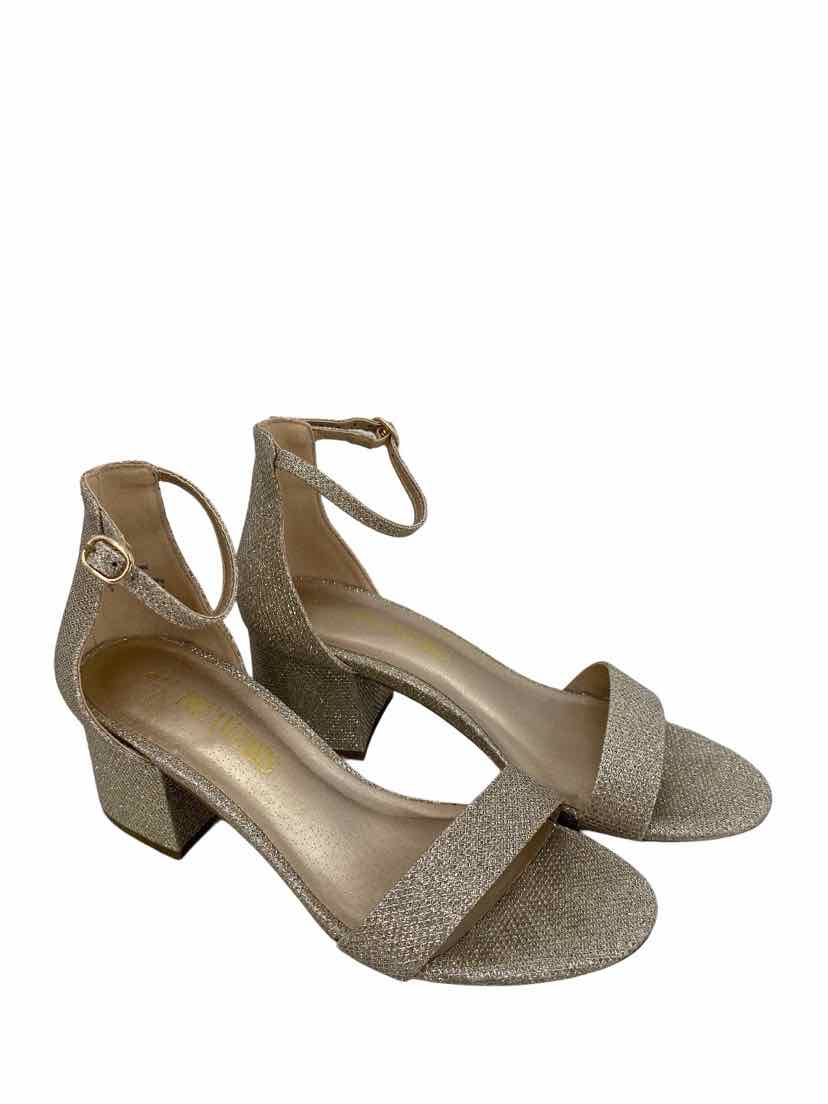 Dream Pairs Ladies Size 5 Shoes