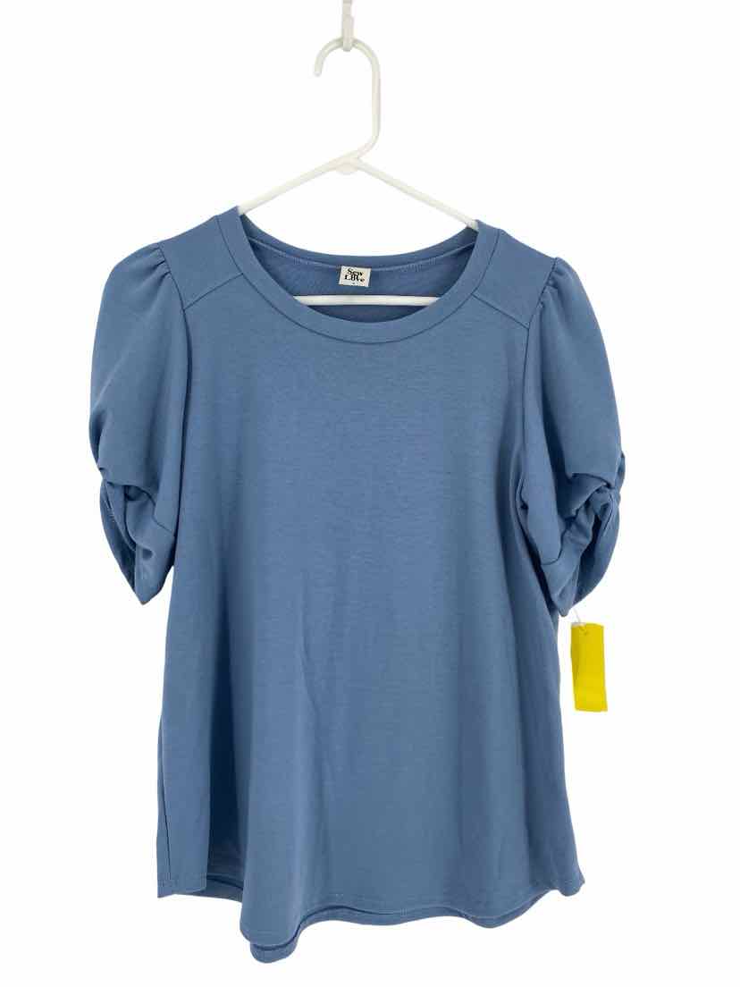 Sew In Love Ladies Size Small Shirt