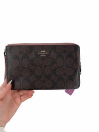Coach Ladies 9/10 Wristlet