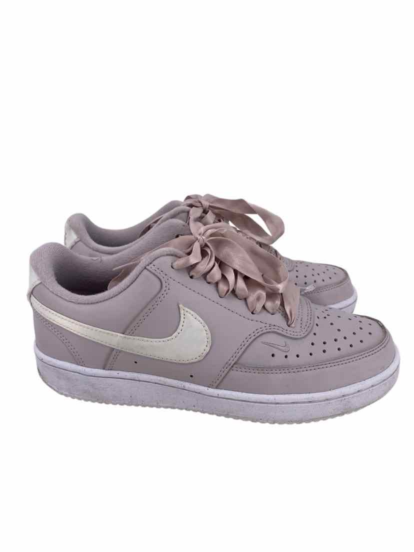 Nike Ladies Size 7.5 Shoes