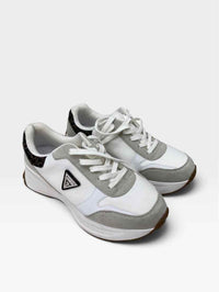 Guess Ladies Size 8.5 Shoes