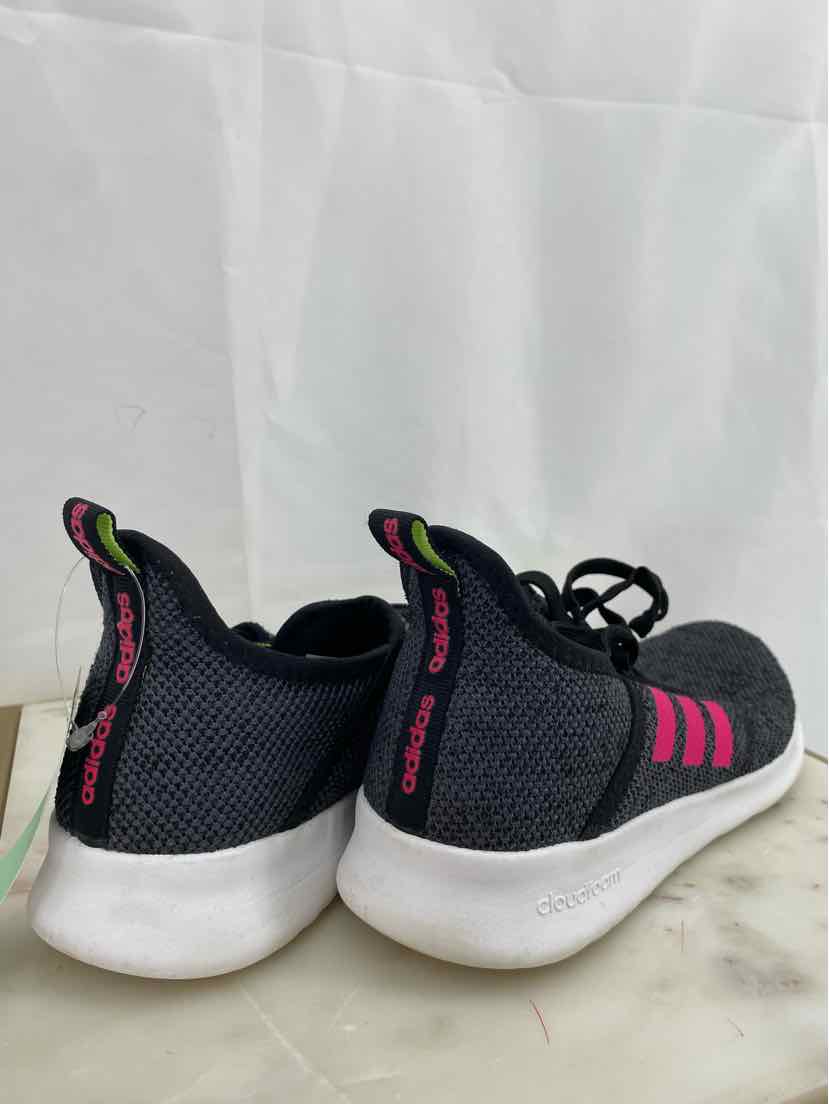 Addidas Ladies Size 7 Shoes