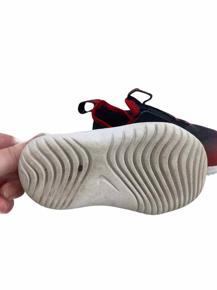Nike Kids Size 6 Shoes
