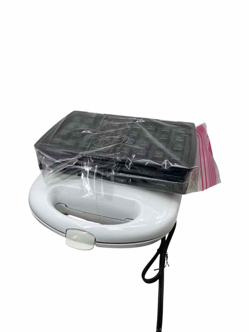White w/ accessories Grill