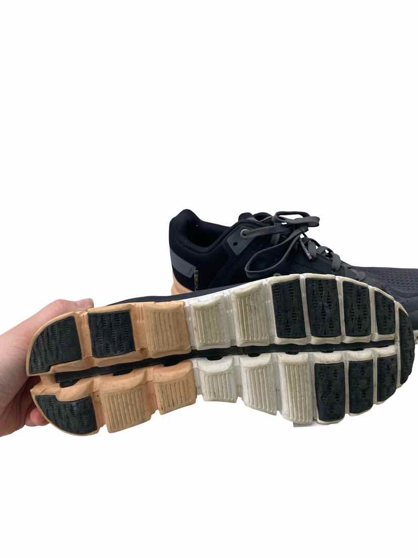 On Cloud Ladies Size 8.5 Shoes