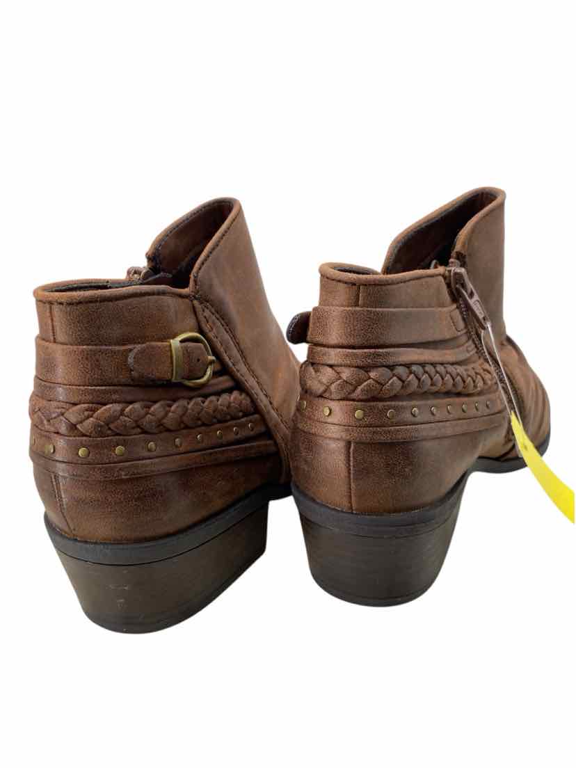 Baretraps Ladies Size 7 Boots
