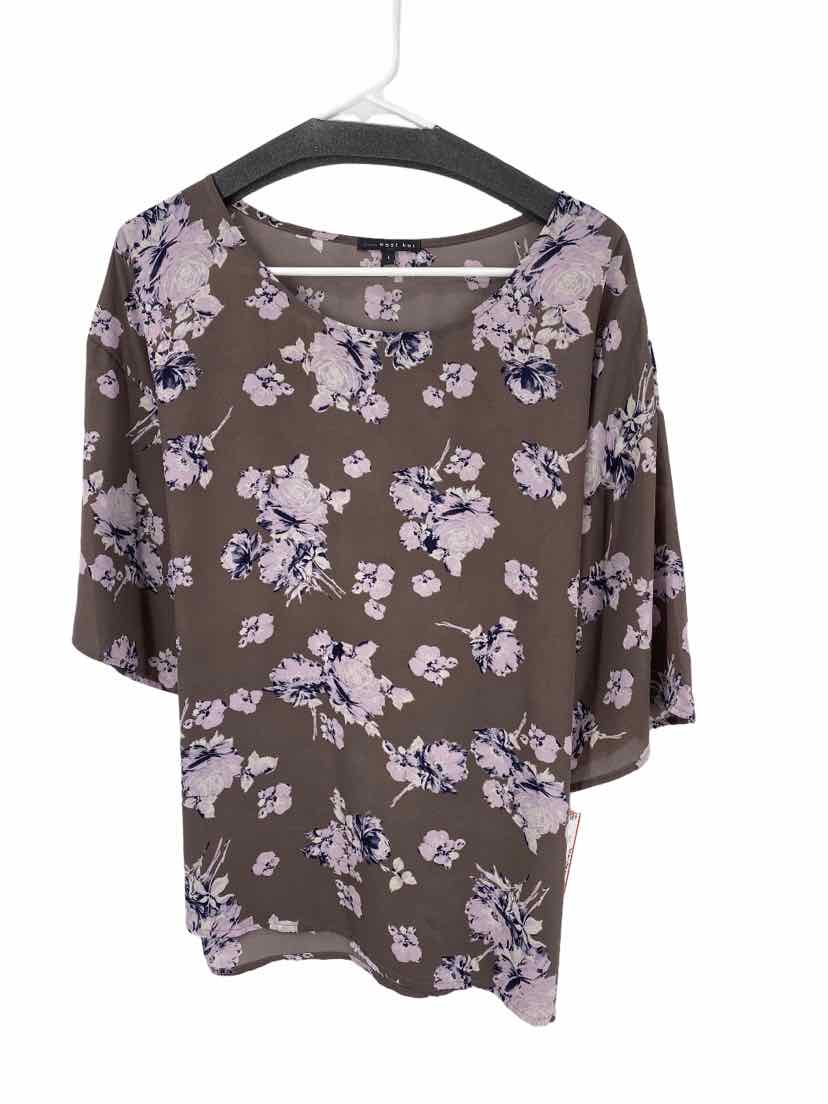 West Kei Ladies Size Large Shirt