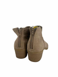 Express Ladies Size 8 Boots