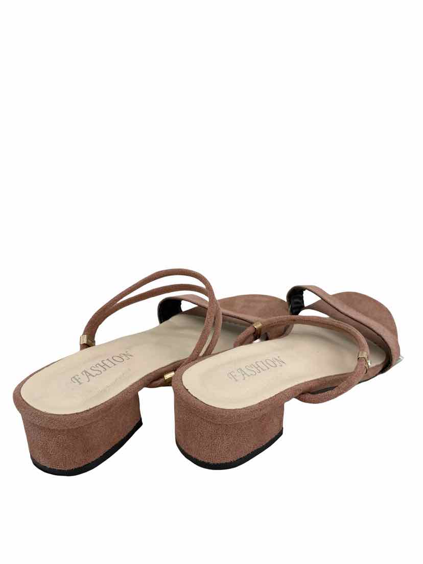 Fashion Ladies Size 39/8/8.5 Sandals