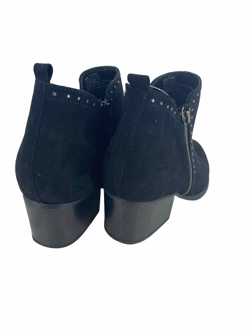 Sonoma Ladies Size 7 Boots