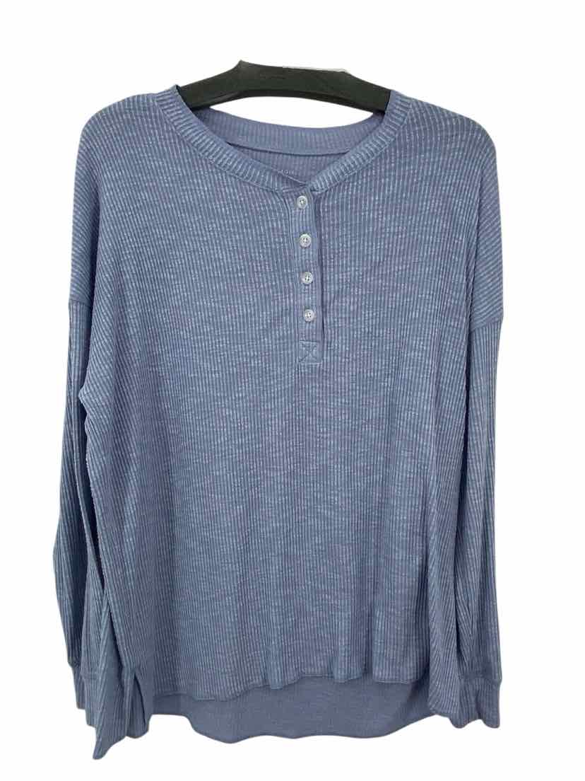 Ladies American Eagle Size M Shirt