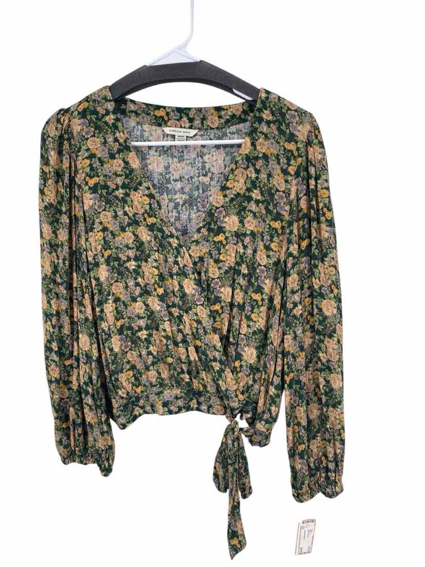 American Eagle Ladies Size M Shirt