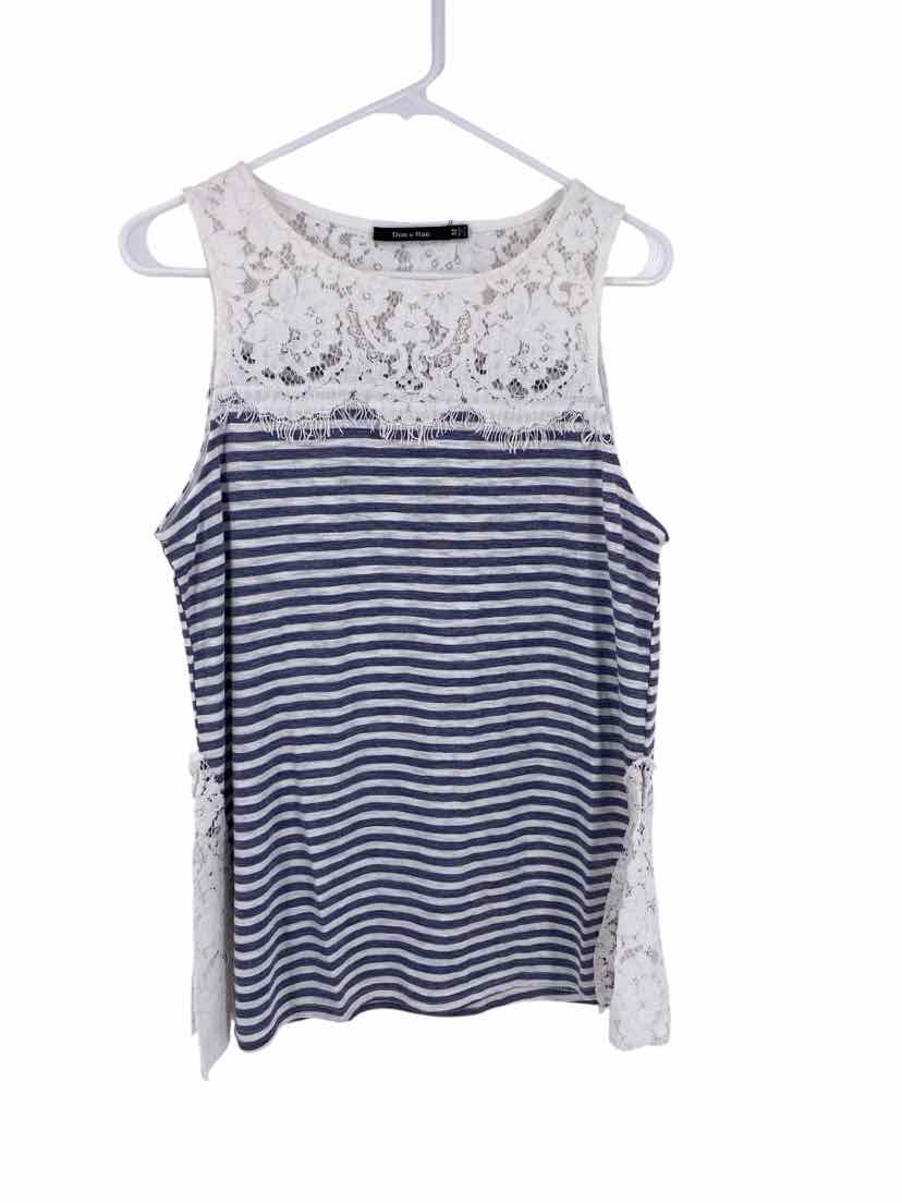Doe & Rae Ladies Size Medium Shirt