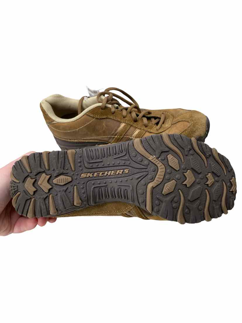 Sketchers Ladies Size 7.5 Shoes