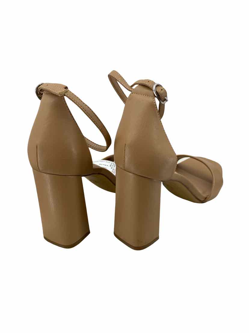 A New Day Ladies Size 8.5 Shoes