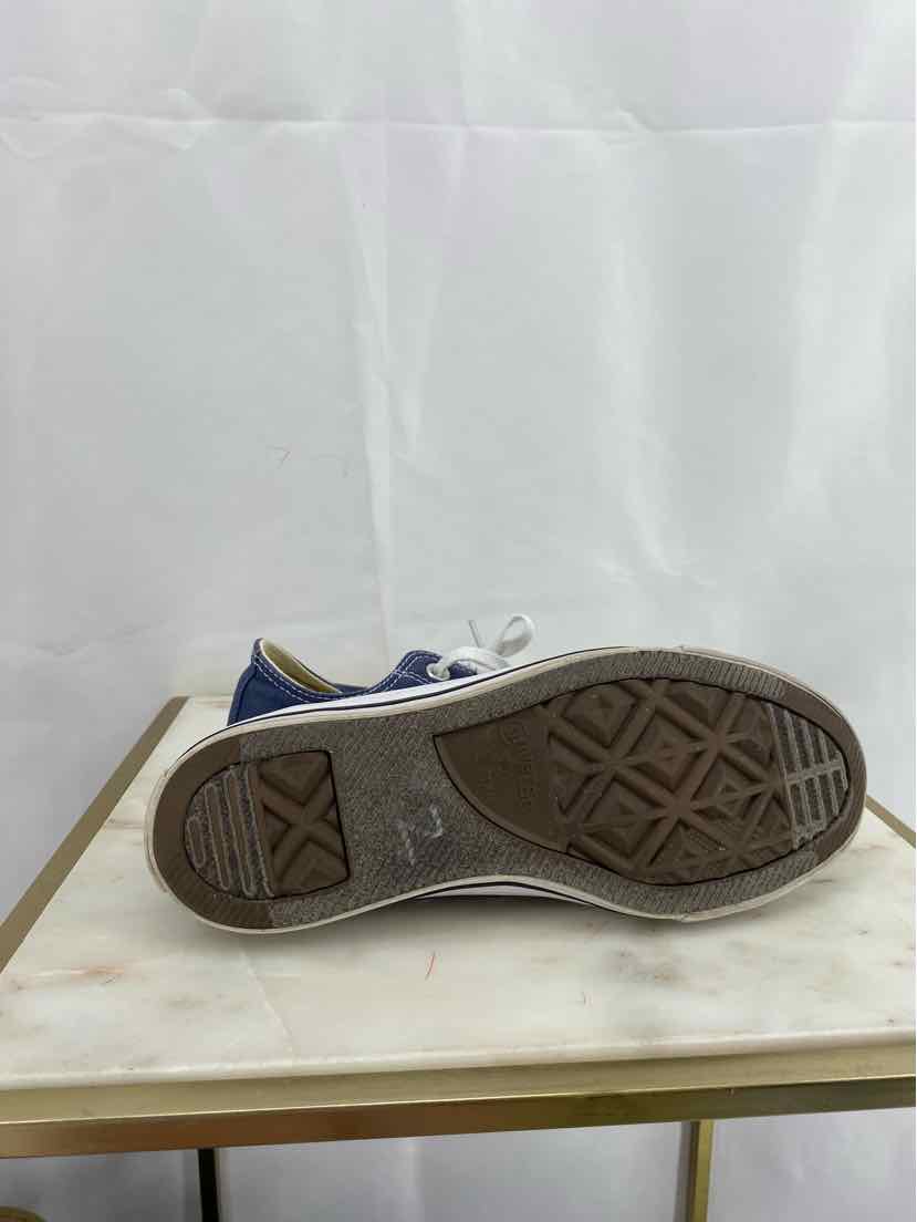 Converse Ladies Size 6 Shoes