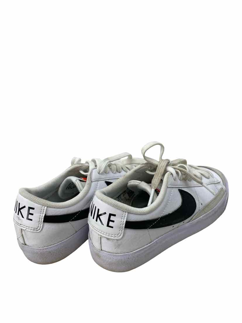 Nike Kids Size 1 Shoes