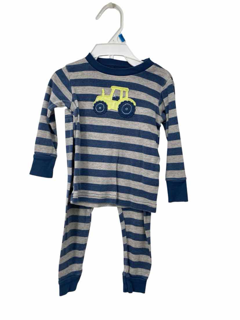 Carter's Kids Size 12m 2 pc