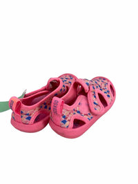 OshKosh Kids Size 7 Water Shoes