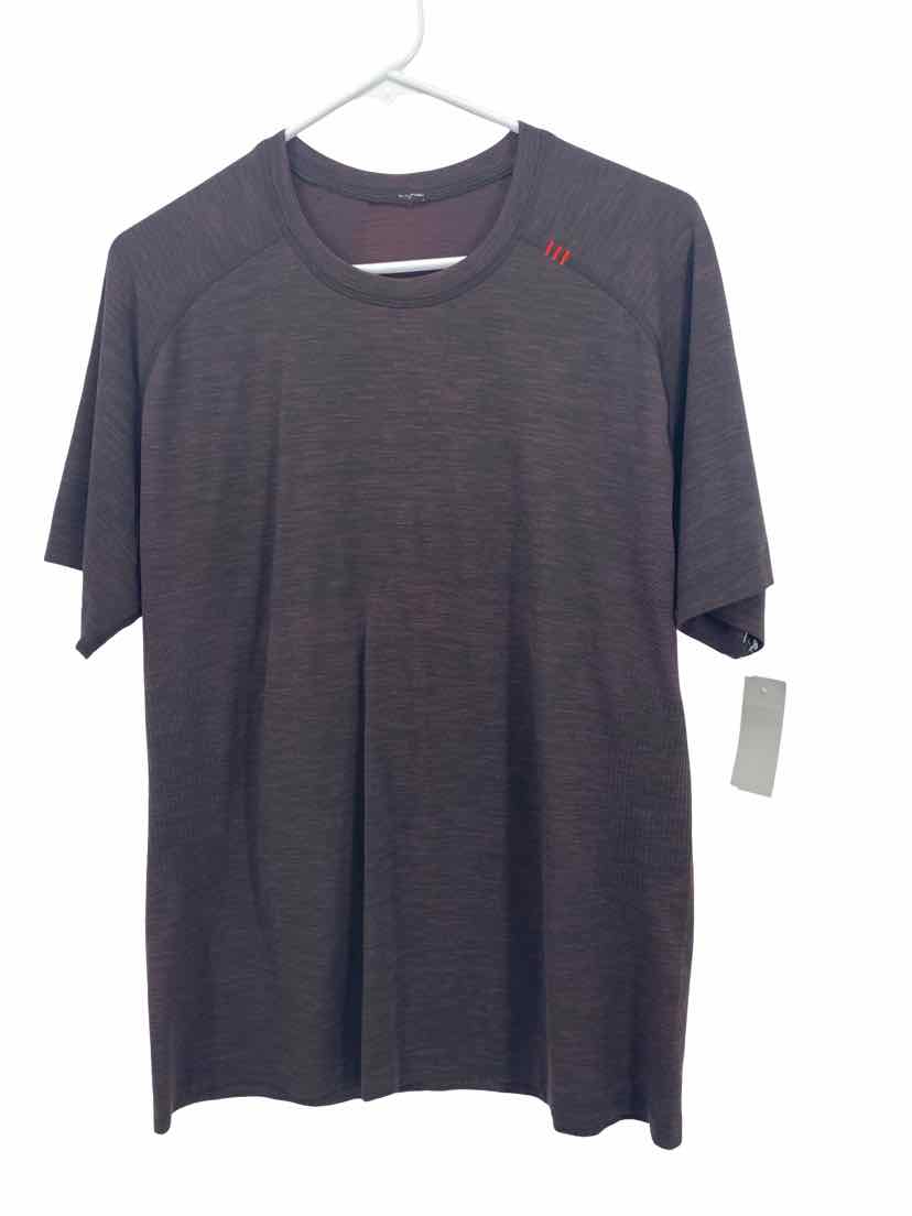 Lululemon Men's Size L Shirt