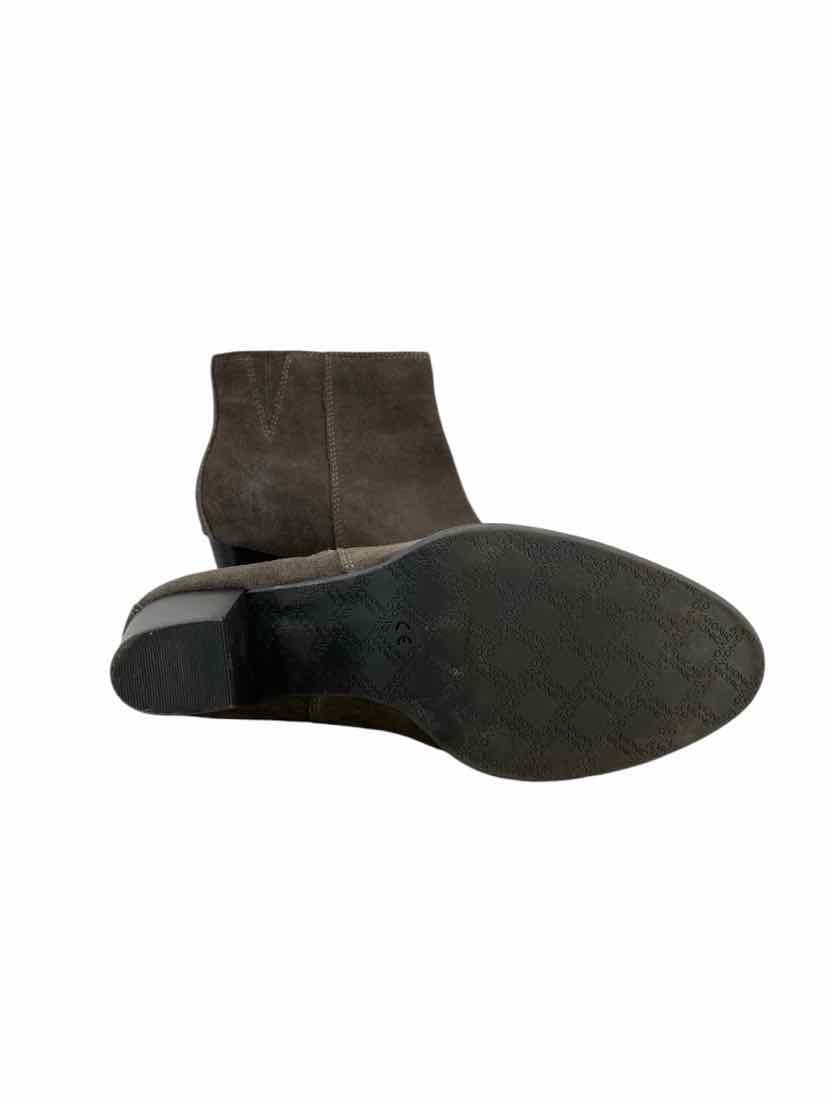 Vionic Ladies Size 9 Boots