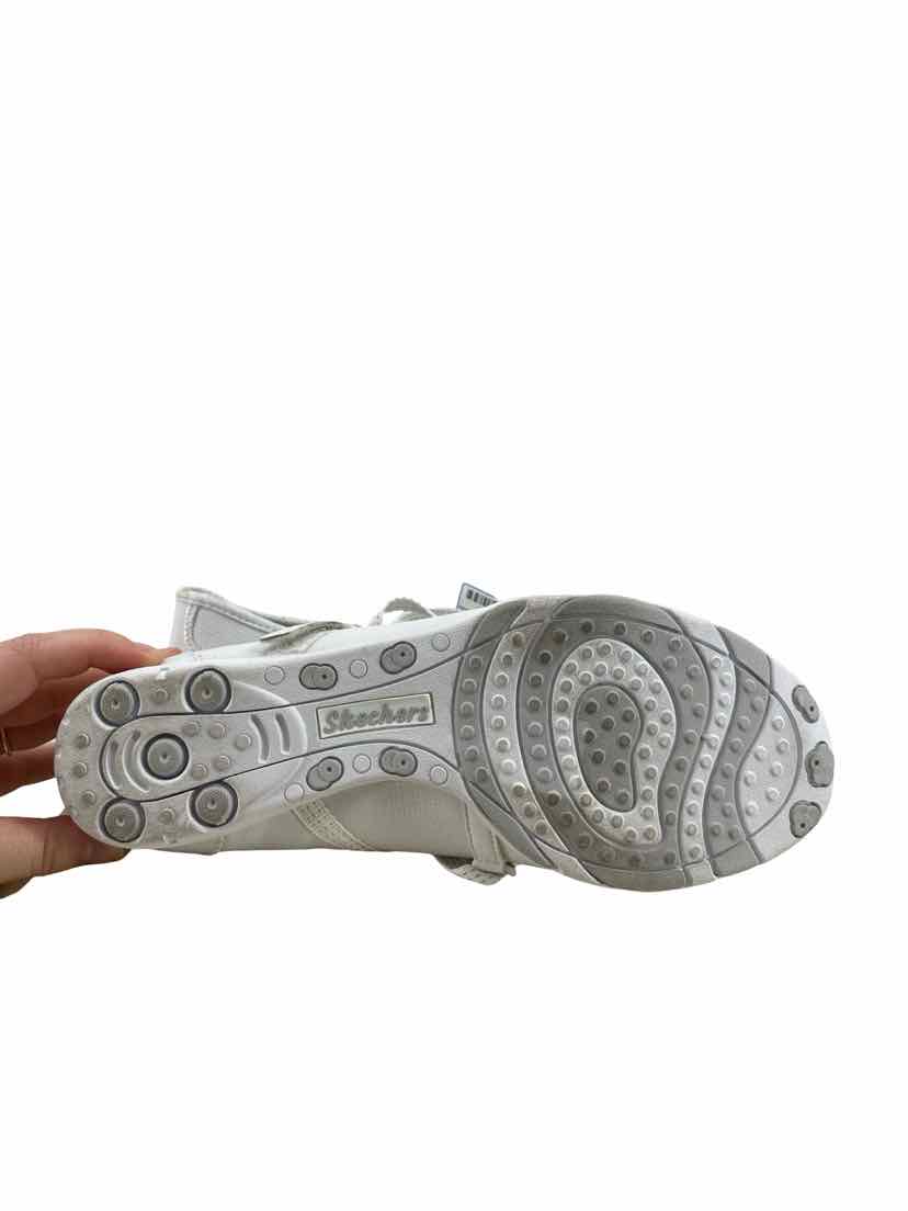 Sketchers Ladies Size 9 Shoes