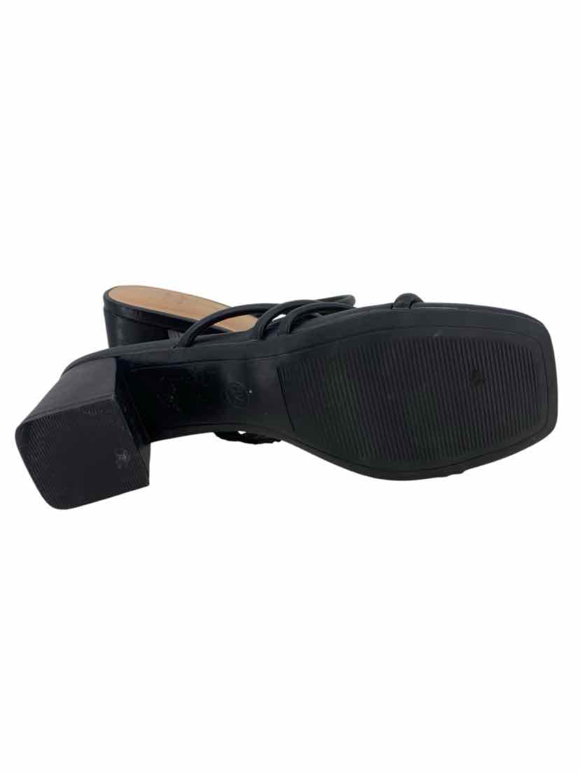 A New Day Ladies Size 8.5 Shoes