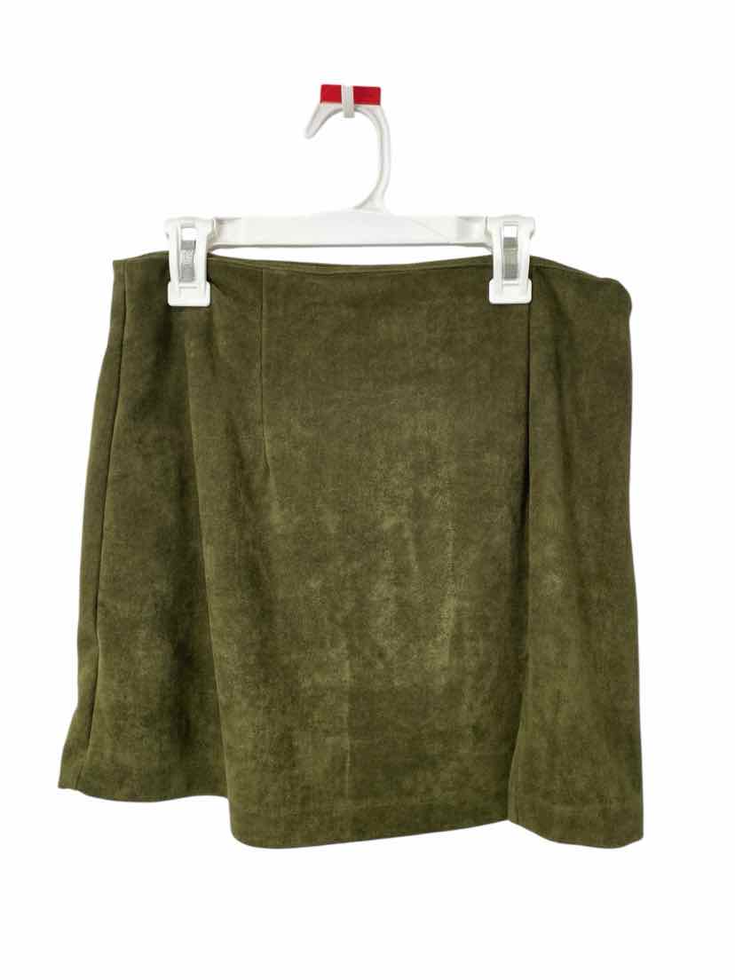 Olivaceous Ladies Size M Skirt