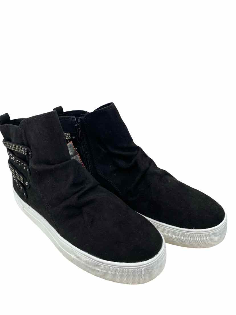 Not rated Ladies Size 9.5 Boots