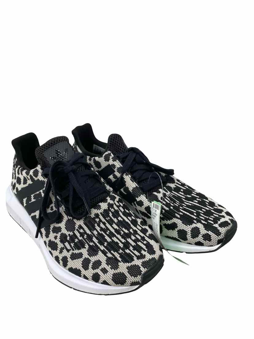 Adidas Ladies Size 8 Like New Shoes