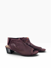 J Adams Ladies Size 8.5 Shoes