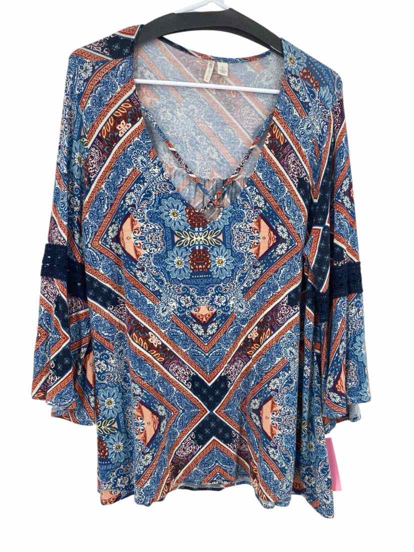 Cato Ladies Size L Shirt