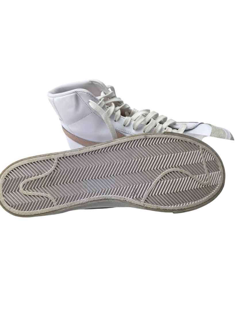 Nike Ladies Size 9.5 NEW Shoes